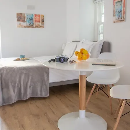 Plum Guide - Saint George's Sanctuary Apartament